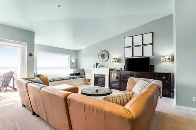 Image de Oceanfront condo with sweeping ocean views, pool & hot tub access - WiFi, W\/D