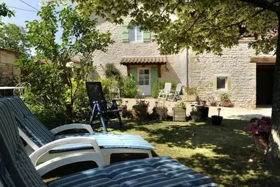 Image de Les Charmes - Lugny - Gîte