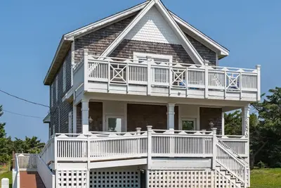Image de Cozy  Beach House 4br, Hot tub, Pets Ok