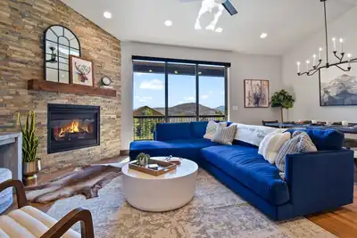Image de Beautiful Mountain Townhome getaway sleeps 11