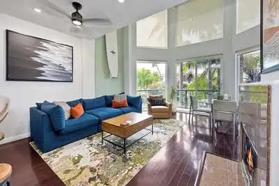 Image de The Endless Summer, Cardiff Beach House - Ocean views & minutes from the beach!