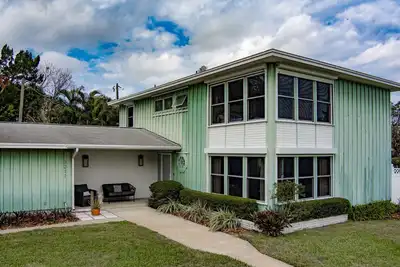 Image de Cocoa Riverside Getaway - King Master Suite & Pool