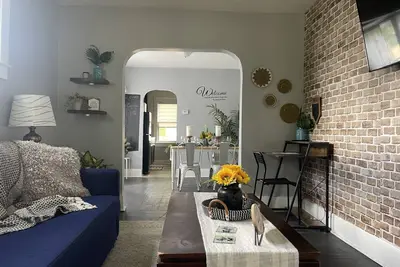 Image de Spacious, clean & private 2 bedrooms apartment🆓Wifi 10 min. downtown Detroit