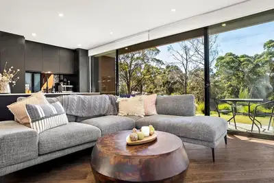 Image de Lithic House stylish and modern with lovely bush setting