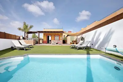 Image de Villa del Relax avec vue sur la mer, piscine et Wi-Fi