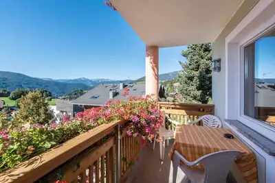 Image de Résidence Diana Appartement 203 avec vue sur les montagnes, balcon et Wi-Fi.