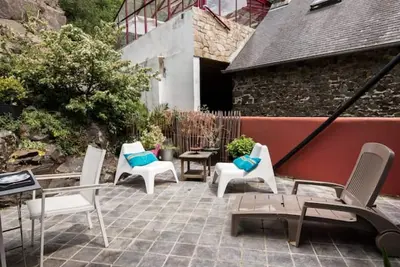 Image de Appartement terrasse de charme à 200m de la plage, sauna privatif