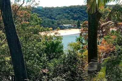 Image de Corymbia -stones throw to pristine waters of Pearl Beach and National park walks