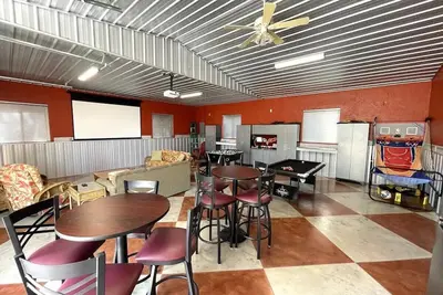 Image de Lakehouse on Lake Francis with Huge Game Room next to Boat Ramp