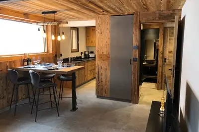Image de Wifi, Rez-de-chaussée, vue montagne, terrasse, parking, télévision, casier à ski, 40m²