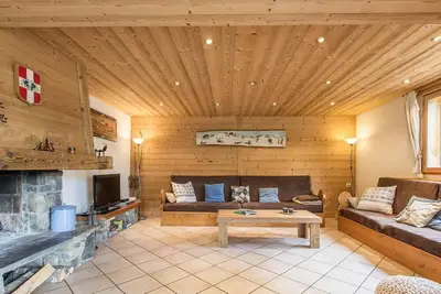 Image de Chalet, wifi, 2ème étage, vue montagne, terrasse, balcon, cheminée ou poêle à bois, parking