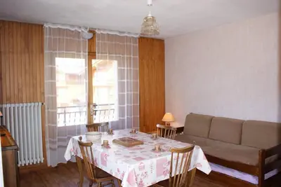 Image de 2ème étage, vue montagne, balcon, parking, télévision, casier à ski, 40m², Le Grand Bornand