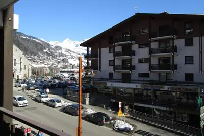 Image de 2ème étage, vue montagne\/village, balcon, télévision, casier à ski, 24m², Le Grand Bornand