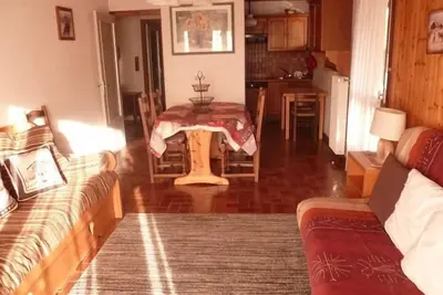 Image de 3ème étage, balcon, parking, télévision, casier à ski, 70m², Châtel