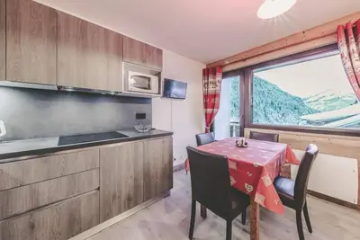 Image de 1er étage, balcon, parking, casier à ski, 25m², Châtel