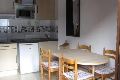 Image de 2ème étage, balcon, parking, télévision, casier à ski, 25m², Châtel