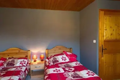 Image de 300m du centre station, Rez-de-chaussée, terrasse, parking, télévision, casier à ski, 65m², Châtel