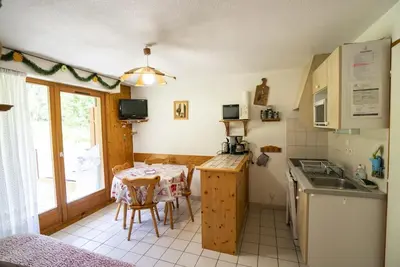 Image de Rez-de-chaussée, terrasse, parking, télévision, casier à ski, 35m², Châtel