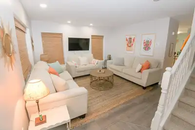 Image de Cute twin townhome, steps from the boardwalk and beaches.
