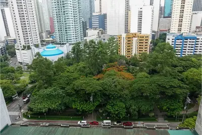 Image de Lovely Greenbelt Makati Home w/ Views, Pool & Gym