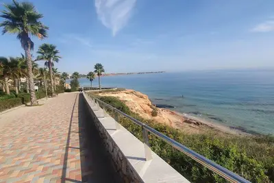 Image de Beautiful, bright apartment with sea-view terrace for 4 people