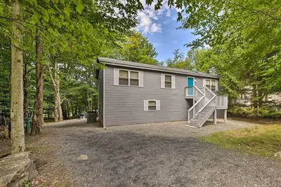 Image de Furnished Deck + Lake Access: Poconos Place!