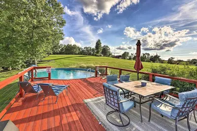 Image de Williamstown Gem w/ Private Pool & Hot Tub!