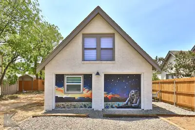 Image de Rustic chic guesthouse located right next to Hsu & Hendrick Medical Center