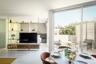 Image de Modern Studio Apt with Balcony