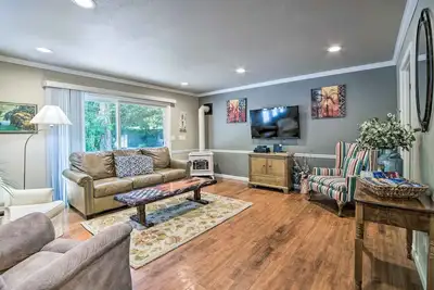 Image de Coos Bay Retreat < 2 Mi to Marina & Casino!