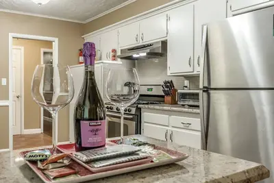 Image de The Norman Gameroom - 3 Br 2 Bath home 2 blocks from campus