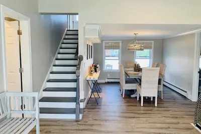 Image de 3 min. walk to the beach! 1 mile to Hyannis Main St