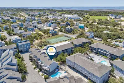 Image de Oceanside condo with pool, tennis, 2 balconies, central Ac, & washer/dryer