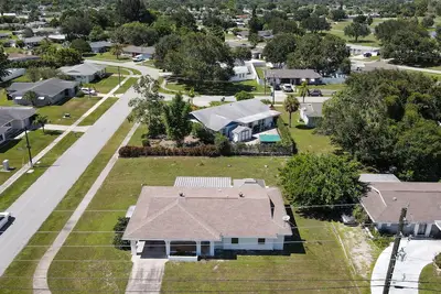 Image de Enchanting home near beach & shops with lanai, fast WiFi & washer/dryer