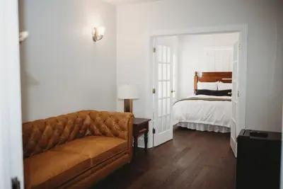 Image de The Jefferson Inn Rm. 2 | Standard Suite