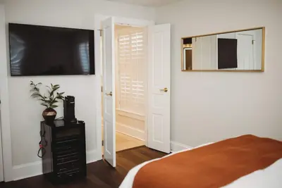 Image de Deluxe Guestroom-2 Queens  · The Jefferson Inn Rm. 14