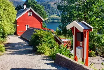 Image de Maison de vacances pour 8 a Bruvik-By Traum