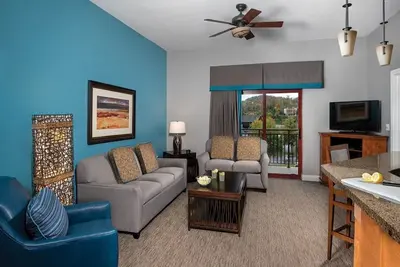 Image de Great Smoky Mountain Lodge with indoor waterpark!