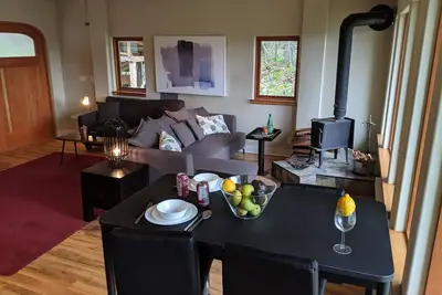 Image de Unwind in Paradise: Waterfront Coach House with Incredible Views, Pender Island