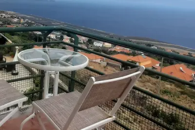 Image de Local Sossegado e com Vista Panorâmica Sobre as Ilhas Desertas