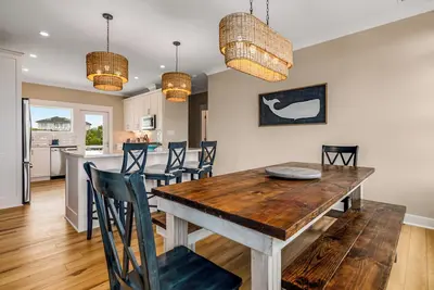 Image de Perfect views of South Beach and Sunsets on Bald Head Island! Recently renovated!