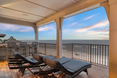 Image de Book Today for Fall! Ocean Walkers - Beautiful Gulf Front Home! Hot Tub! Gulf Views!