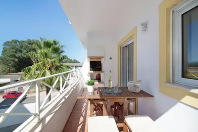 Image de Appartement de vacances 'Ae Flat Falesia' avec piscine, 2 balcons privés & Wi-Fi