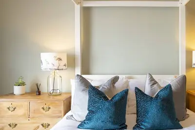 Image de The Aston - Superbly Equipped 4 Bedroom Townhouse