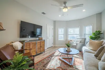 Image de Heart of Midtown: Your Cozy Urban Retreat