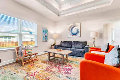 Image de Ping-Pong + Air Hockey, Pet-friendly, Fenced-in!