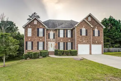 Image de 🌴Paradise of Atlanta🌴 4br\/3bth⭐️2 Game Rm⭐️2 Fireplaces⭐️10 min from Airport