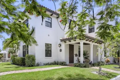 Image de Villa del Flamingo - Modern Living & Poolside Escape in Flamingo Park