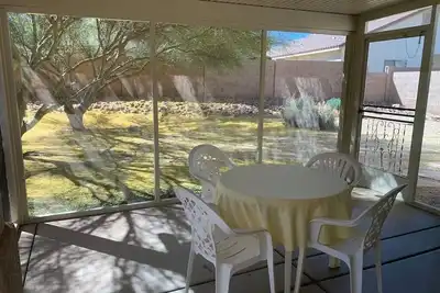 Image de Beautiful! Fully Furnished w/ Rec Ctr Pools, Jacuzzi, Fitness Room