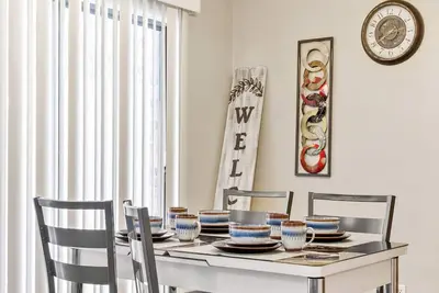 Image de 🌟Updated 2bed/2ba - small pets ok - Fast Wifi